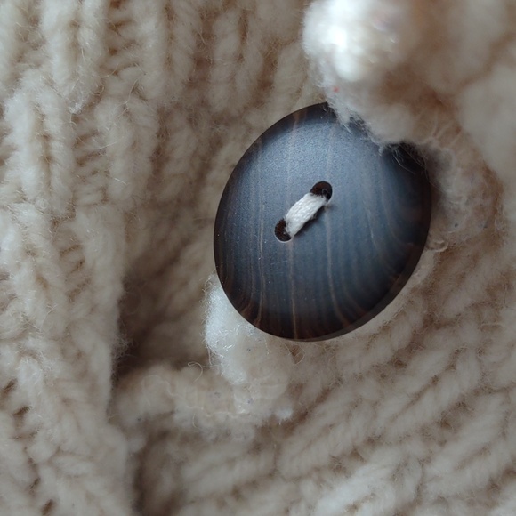 Kilronan Knitwear Medium Fisherman Knit Button Front Sweater - Picture 15 of 16